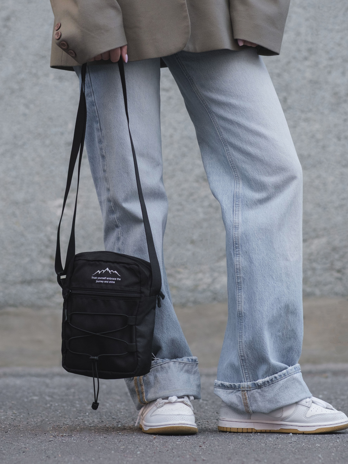 Мессенджер Without модель 8049553 Мессенджер Without модель 8049553 Фото