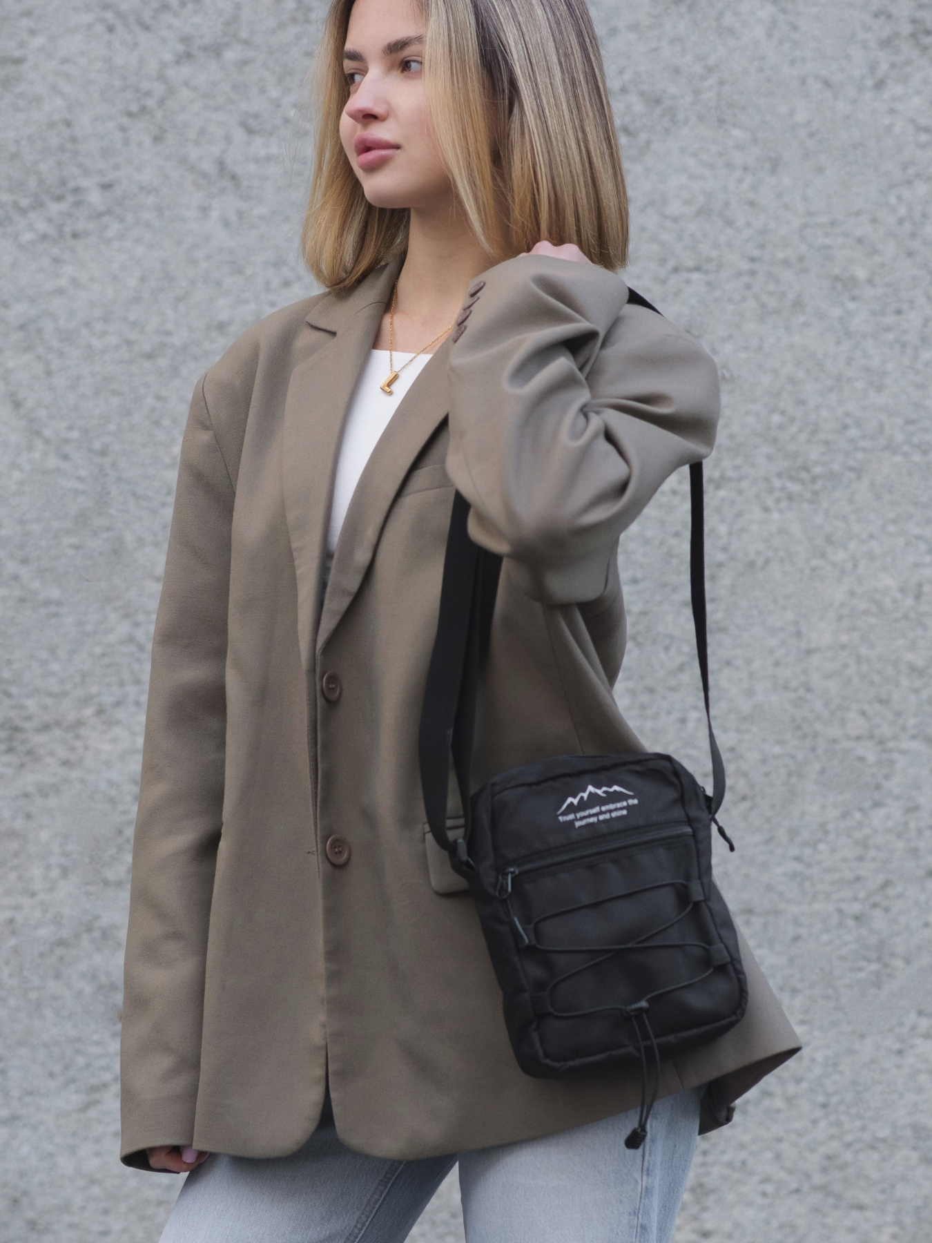 Мессенджер Without модель 8049553 Мессенджер Without модель 8049553 Фото