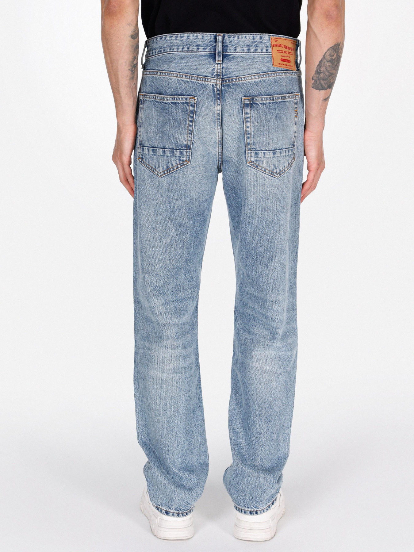 Прямые джинсы Colin’s модель CL1075780_Q1.V1_DN44406 Прямые джинсы Colin’s модель CL1075780_Q1.V1_DN44406 Фото