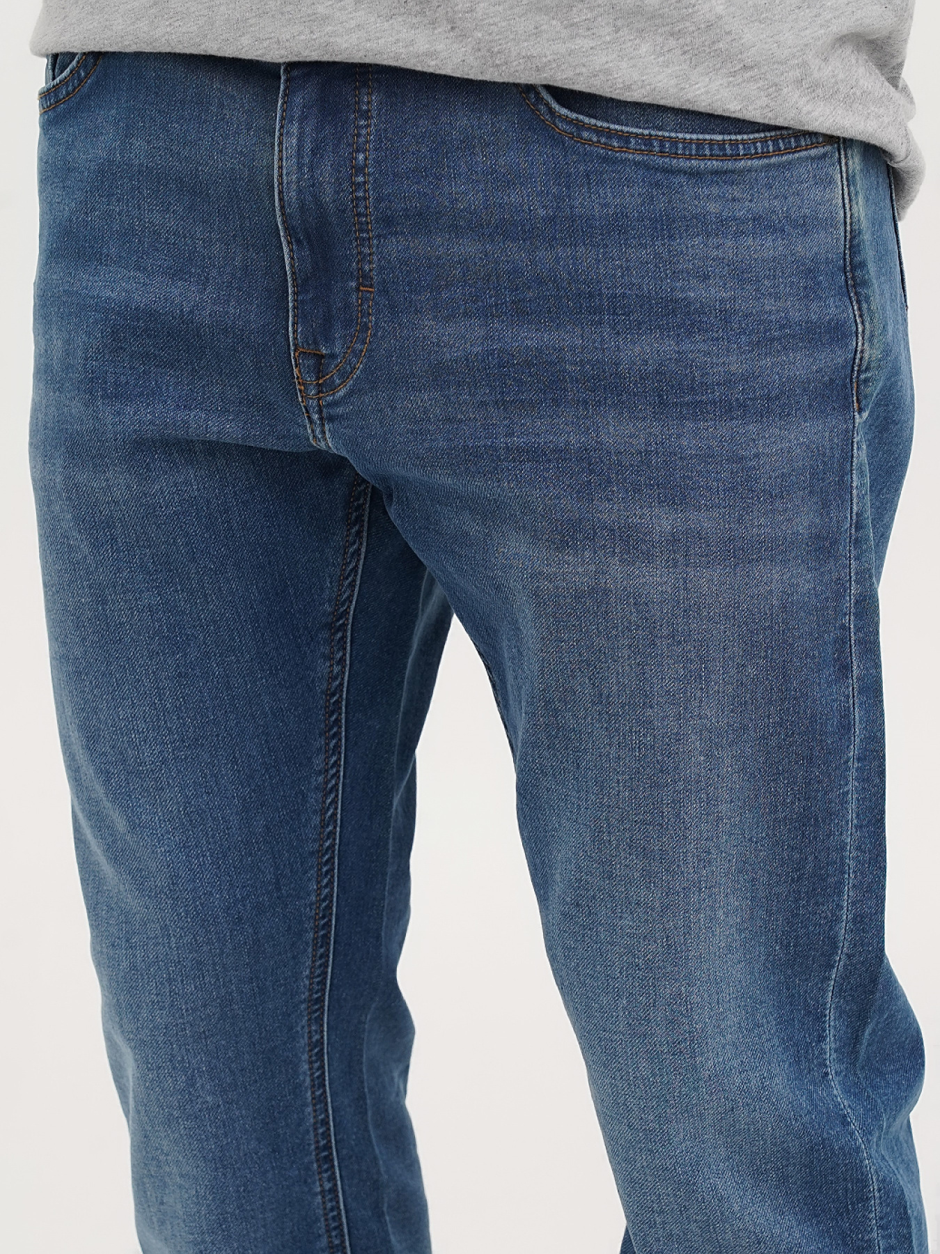 Завужені джинси Mustang Jeans Oregon Tapered K модель 1013435 Фото