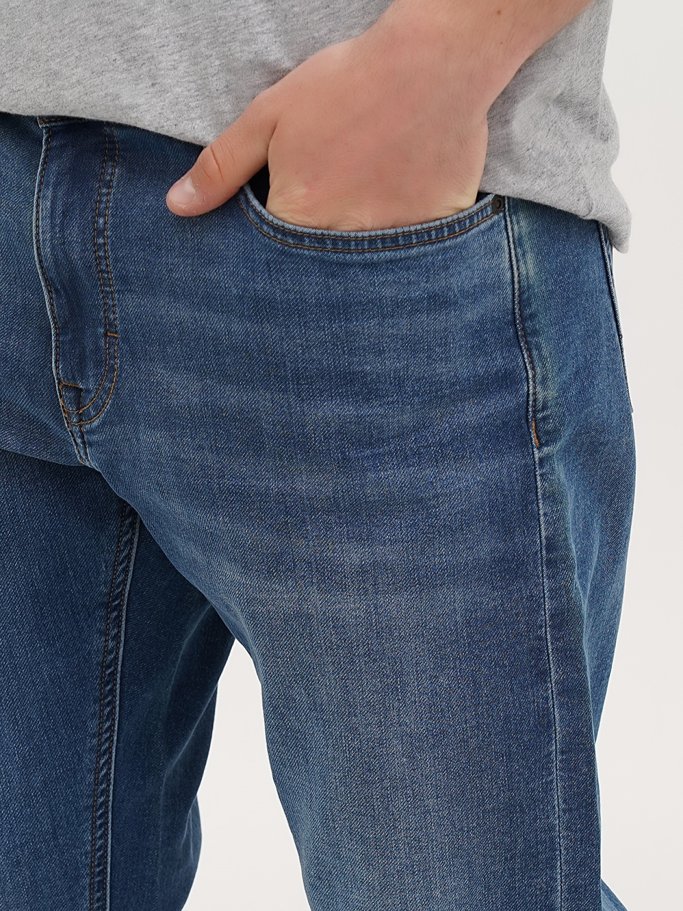 Завужені джинси Mustang Jeans Oregon Tapered K модель 1013435 Фото