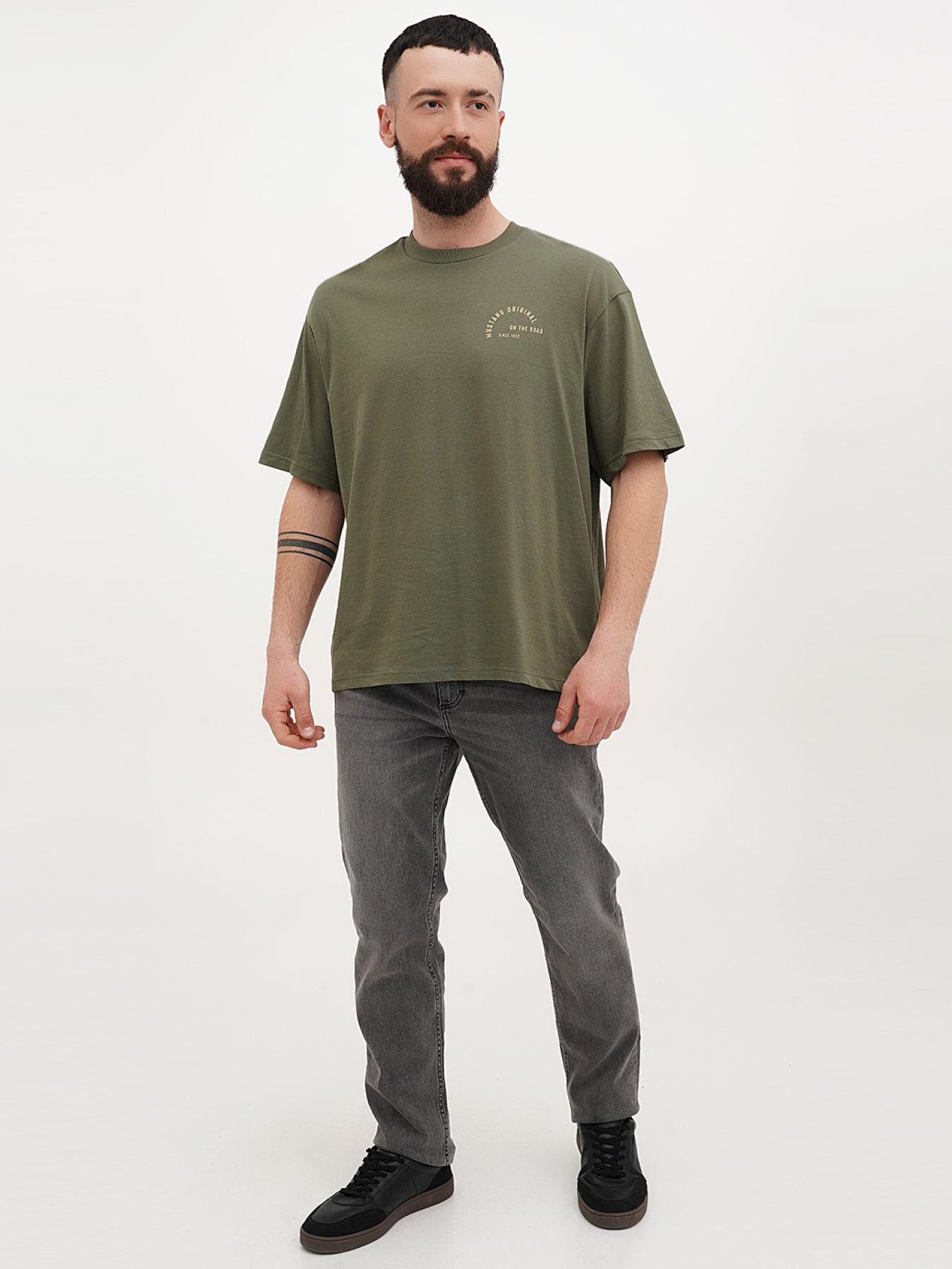 Зауженные джинсы Mustang Jeans Tramper Tapered модель 2013630 Фото