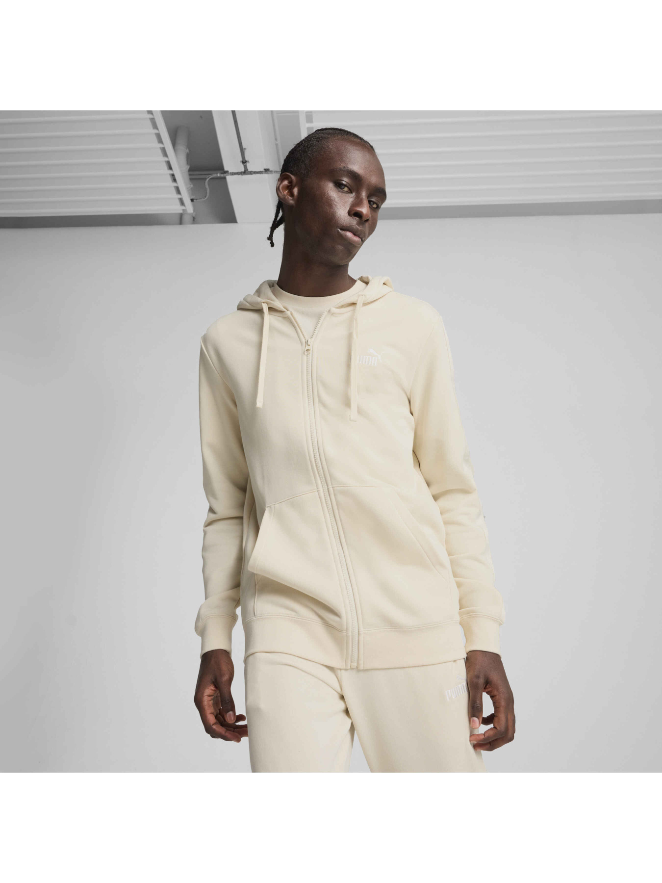 Спортивная кофта PUMA Ess Tape Full-zip Hoodie модель 684678 Фото