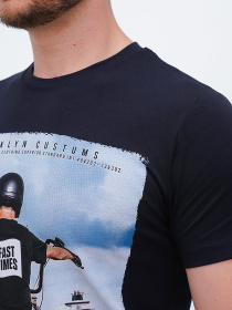 Футболка Trend Collection модель TC12187DarkBlueFTBLK Футболка Trend Collection модель TC12187DarkBlueFTBLK Фото