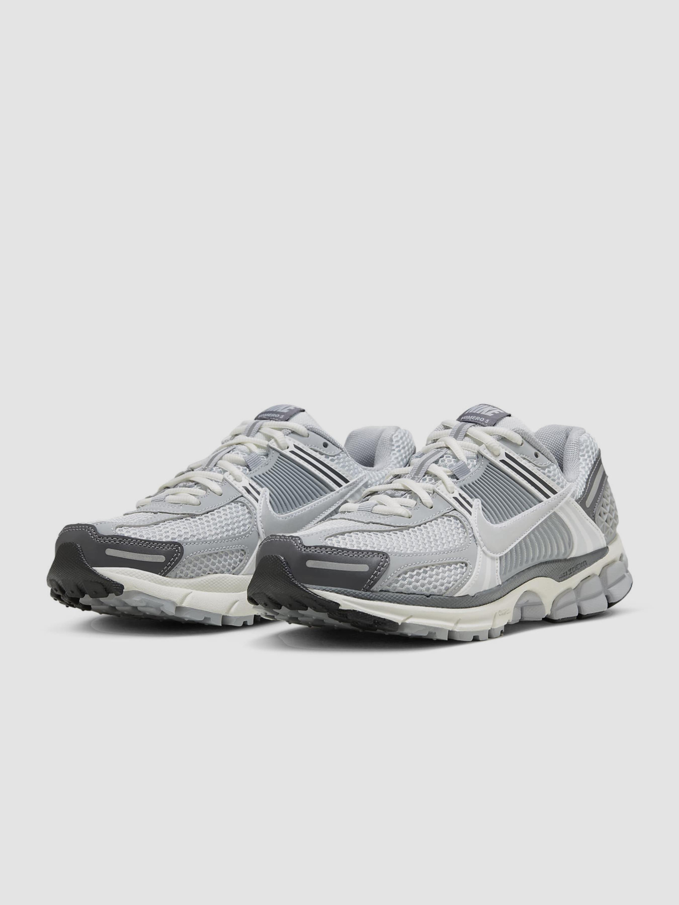 Кроссовки NIKE Zoom Vomero 5 модель FD9919-001 Фото
