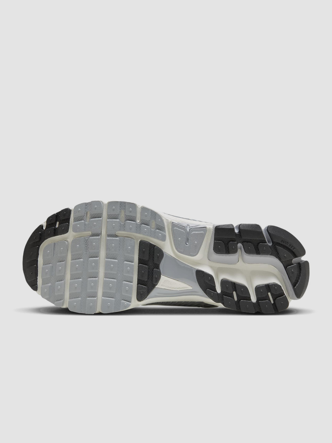 Кроссовки повседневные NIKE Zoom Vomero 5 модель FD9919-001 Фото