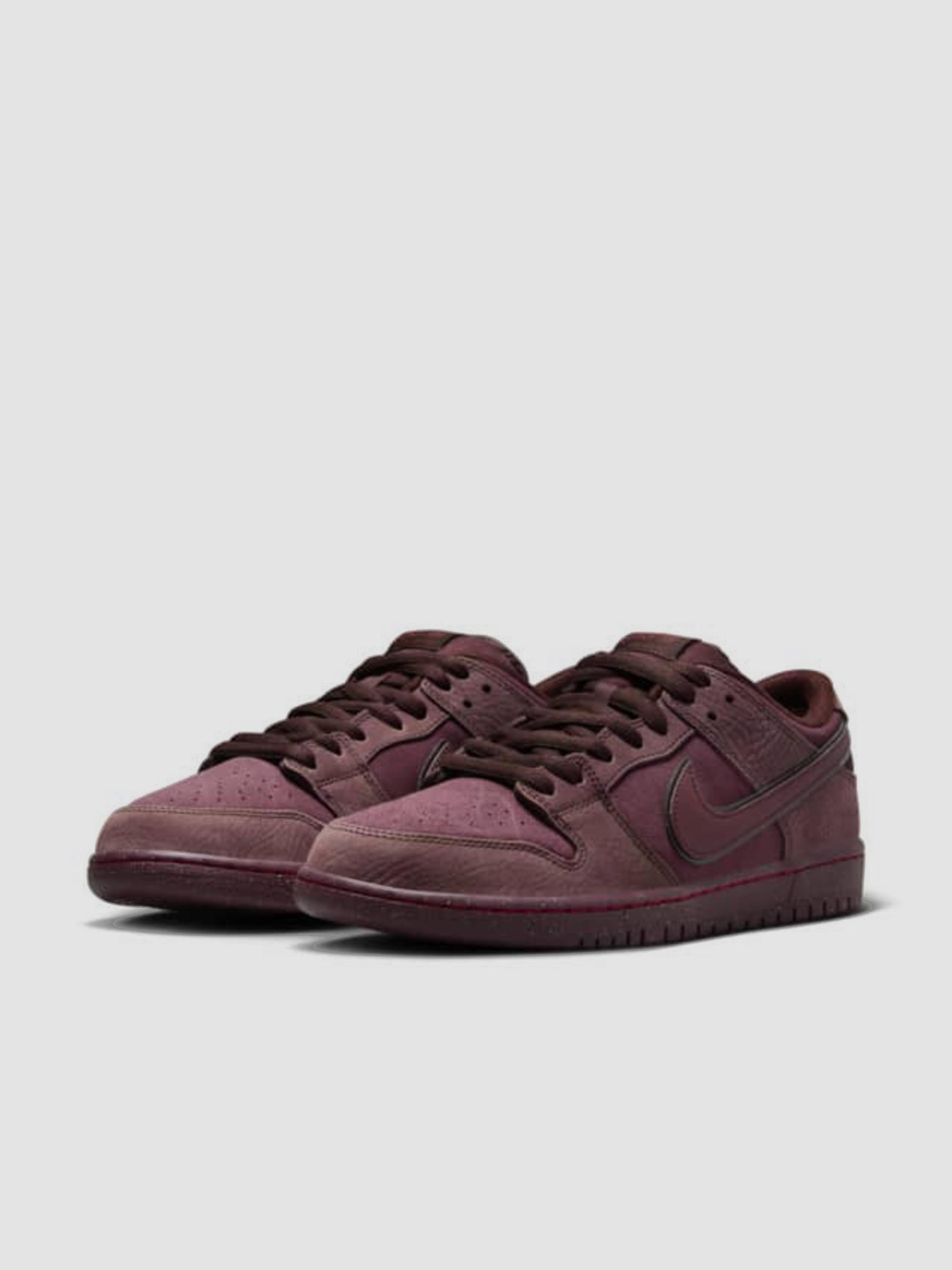 Кроссовки NIKE КSb Dunk Low модель FN0619-600 Кроссовки NIKE КSb Dunk Low модель FN0619-600 Фото