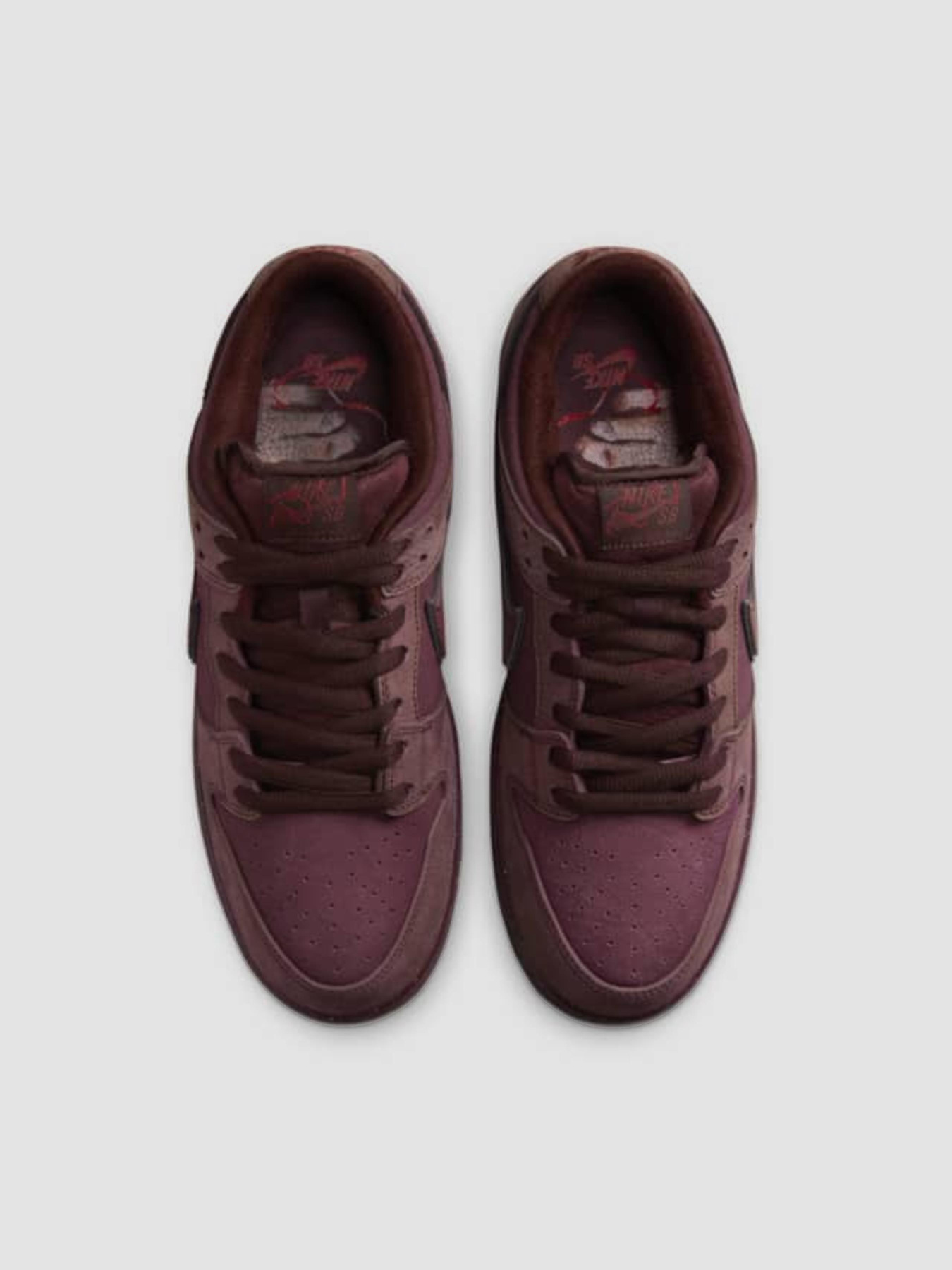 Кроссовки NIKE КSb Dunk Low модель FN0619-600 Кроссовки NIKE КSb Dunk Low модель FN0619-600 Фото