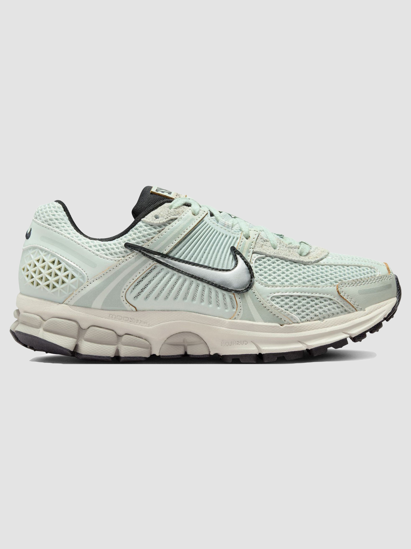 Кросівки NIKE Zoom Vomero 5 модель FN6742-001 Фото