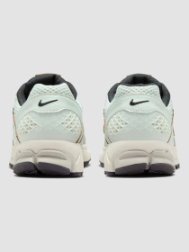 Кросівки NIKE Zoom Vomero 5 модель FN6742-001 Фото