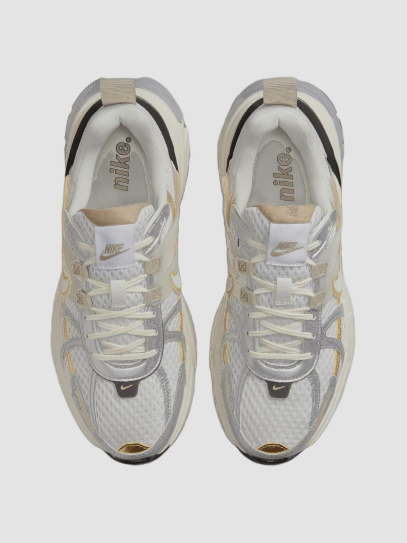 Кросівки NIKE V2k Run модель HJ7245-100 Фото