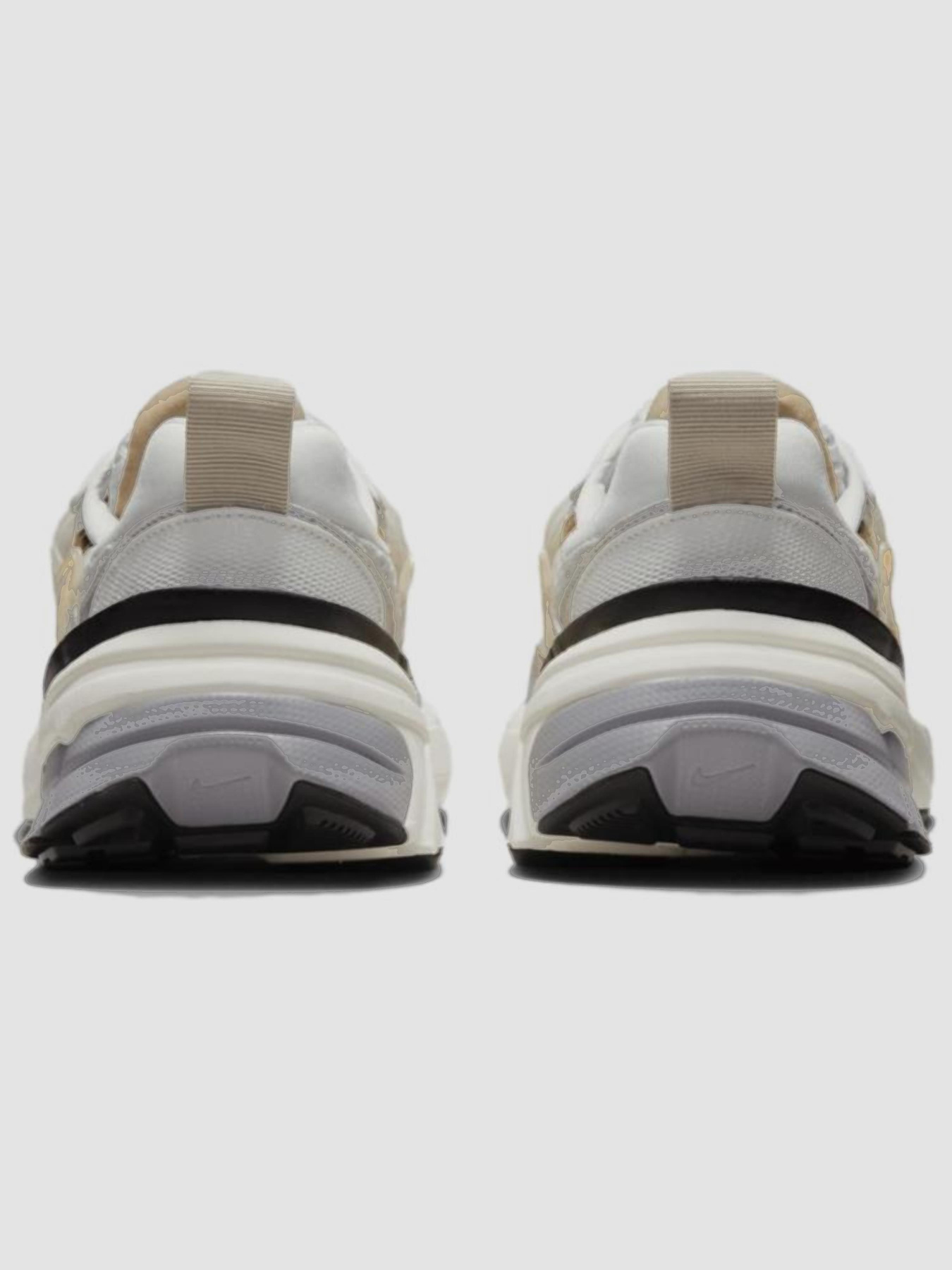 Кроссовки повседневные NIKE V2k Run модель HJ7245-100 Фото