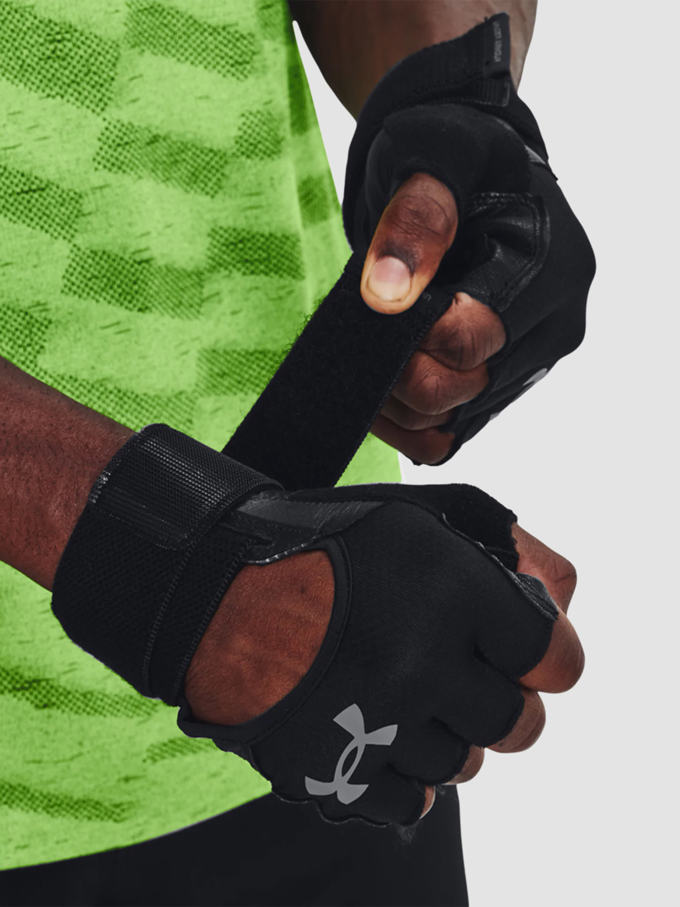 Перчатки для спорта Under Armour Ua M's Weightlifting Gloves модель 1369830-001 Фото