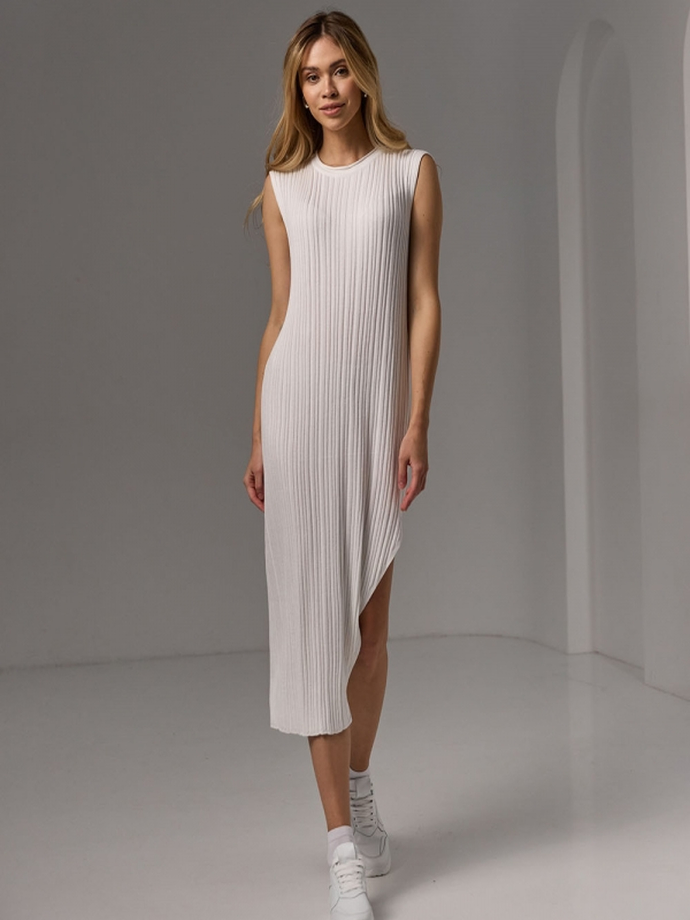 Платье миди TrikoBakh модель 2506-blosnzhnij Фото