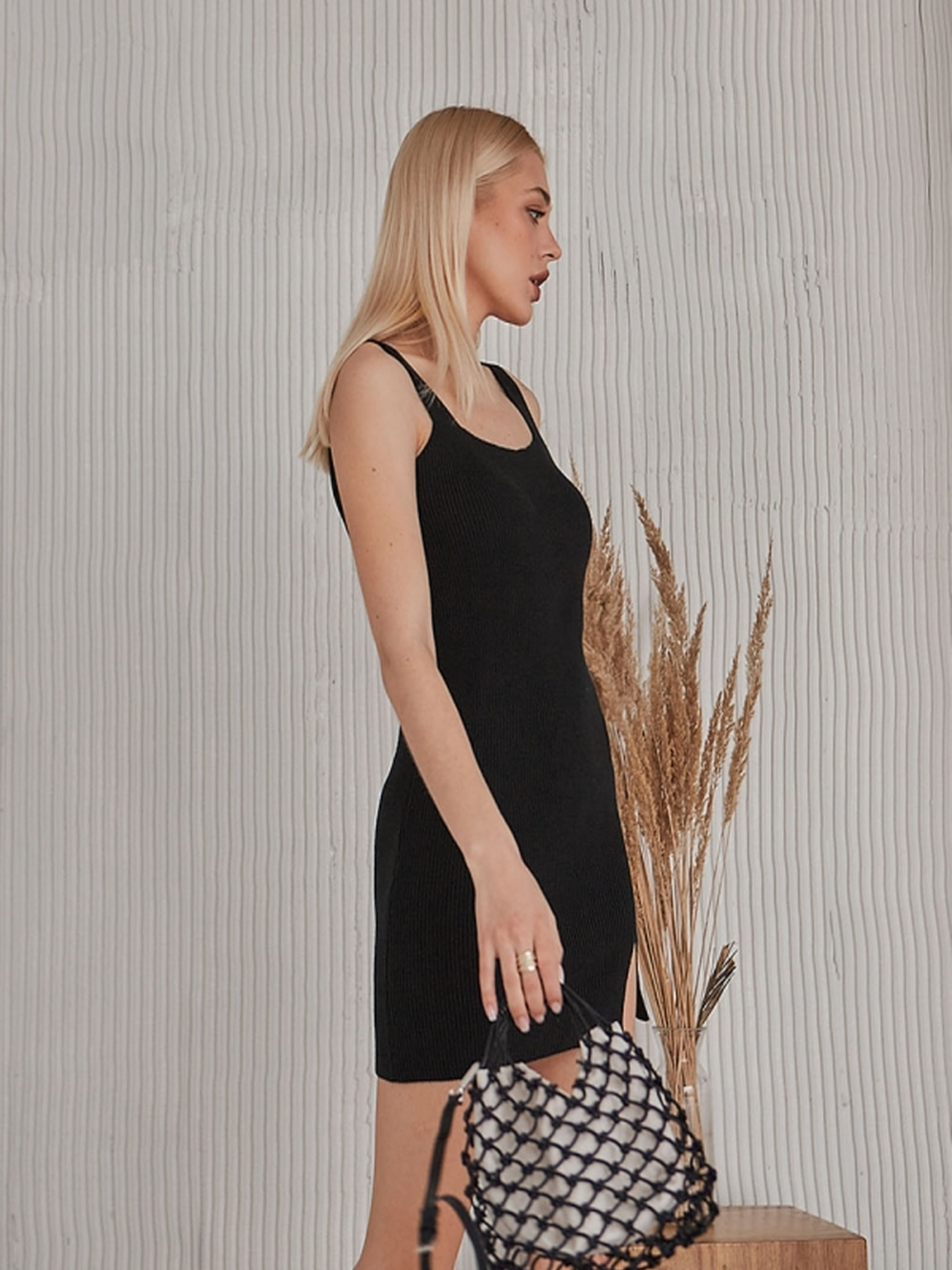 Платье мини TrikoBakh модель 2301-chornij Фото