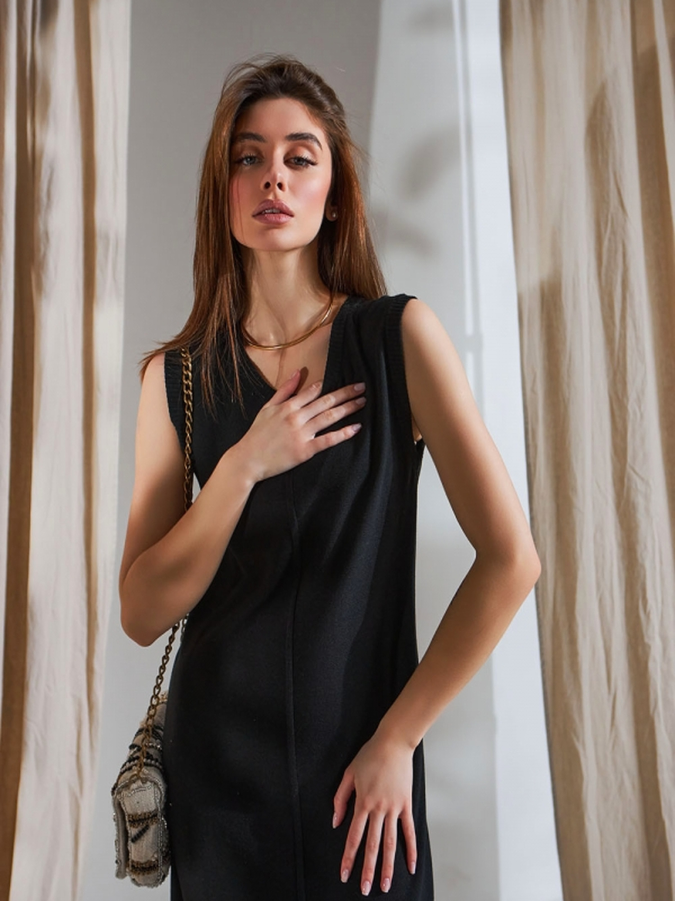 Платье миди TrikoBakh модель 2451-chornij Фото