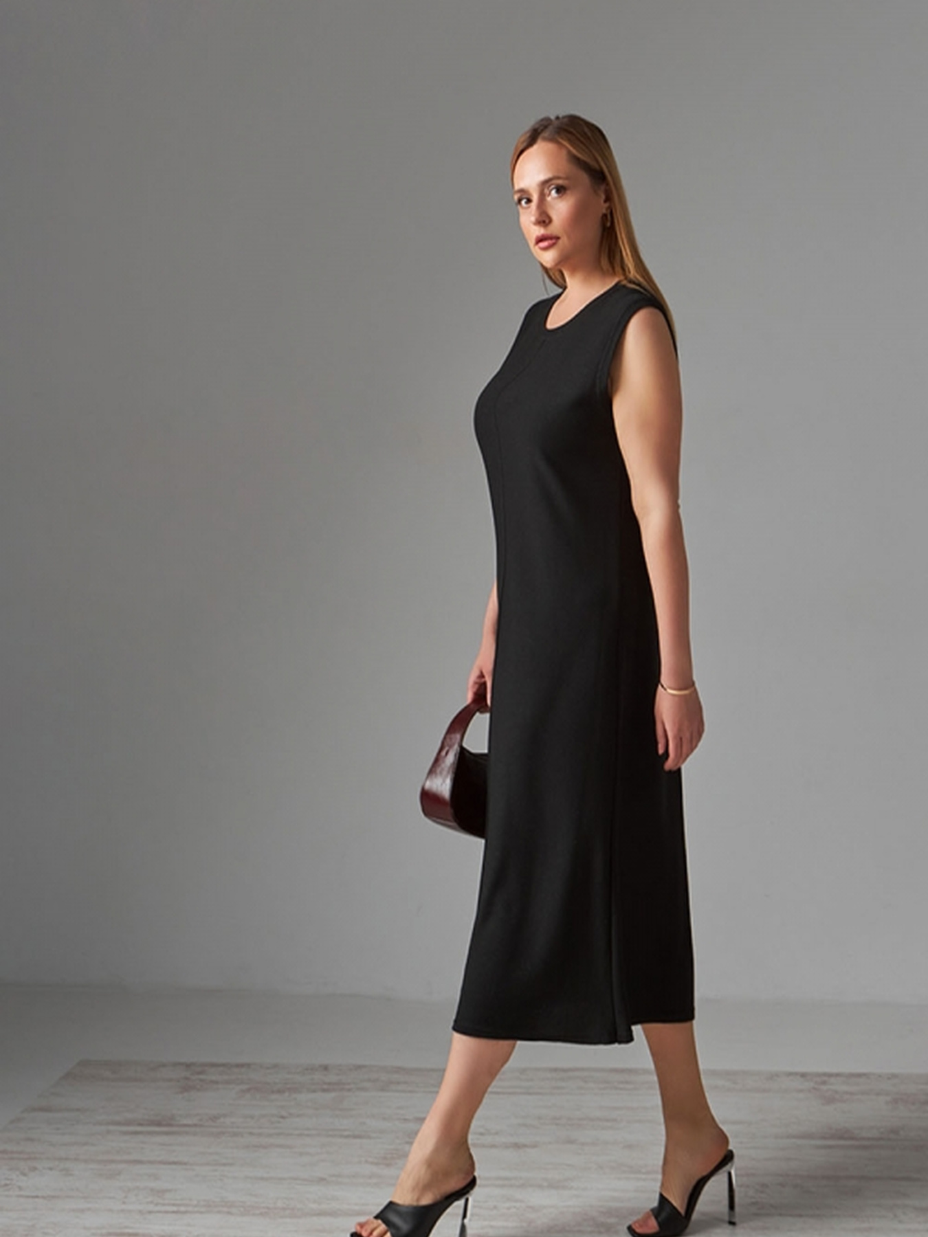 Платье миди TrikoBakh модель 2451-chornij Фото