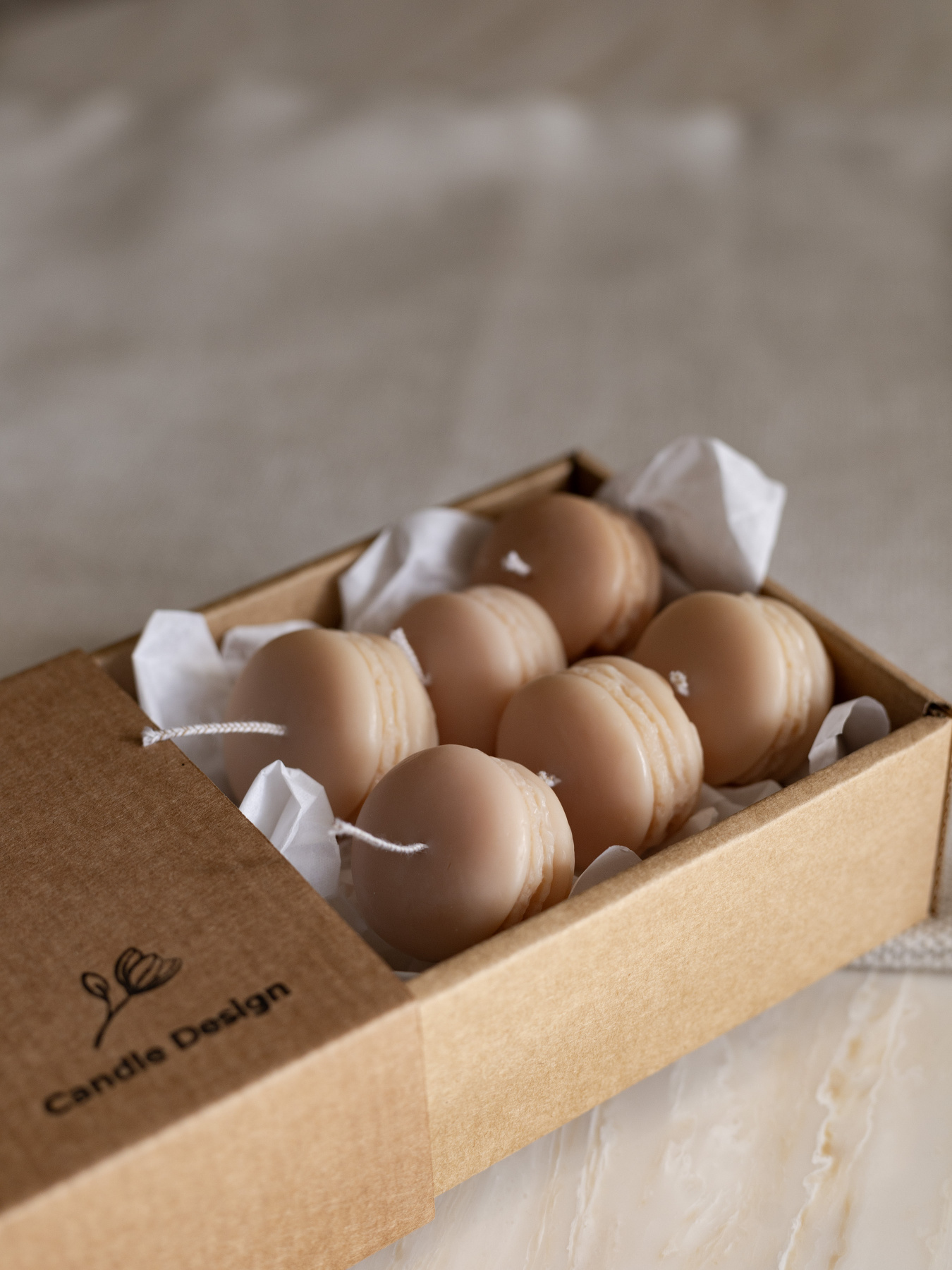 Ароматическая свеча "Макарун", аромат Almond Macaron (макарун), из натурального оливкового воска Candle Design модель 130.2002 Фото