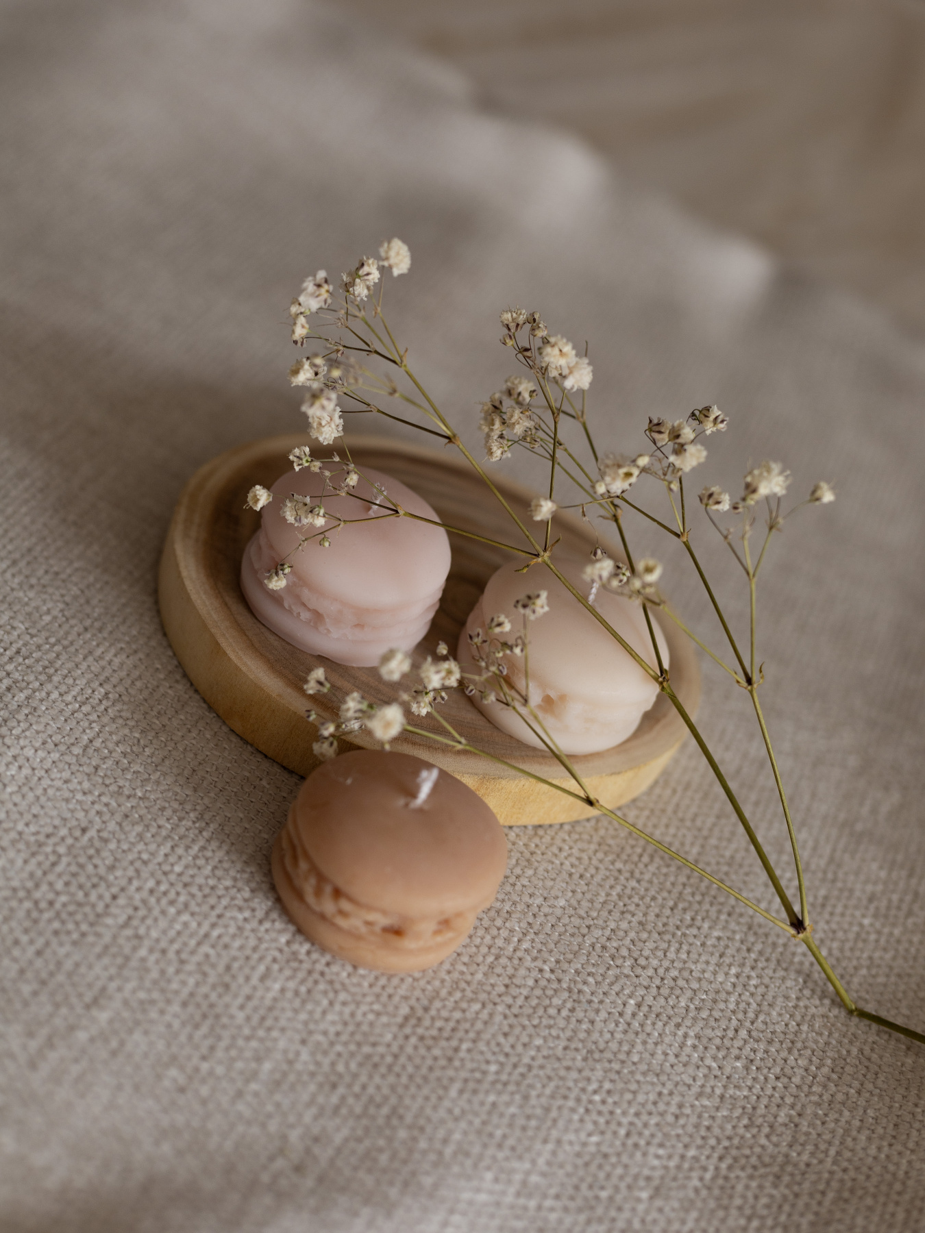 Ароматична свічка "Макарун", аромат - Almond Macaron (макарун), з натурального оливкового воску Candle Design модель 130.2002 Фото