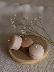 Ароматична свічка "Макарун", аромат - Almond Macaron (макарун), з натурального оливкового воску Candle Design модель 130.2002 Фото
