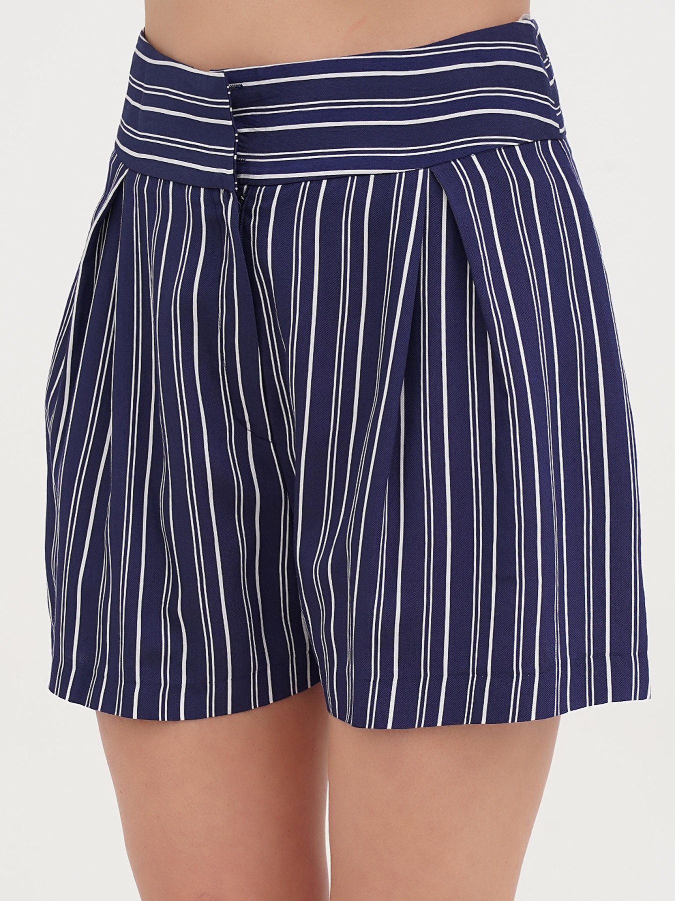 Шорты Vicolo модель 202-VC-5079 Фото