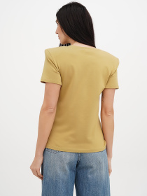 Футболка Vicolo модель 222-VC-2750_горчица Футболка Vicolo модель 222-VC-2750_горчица Фото
