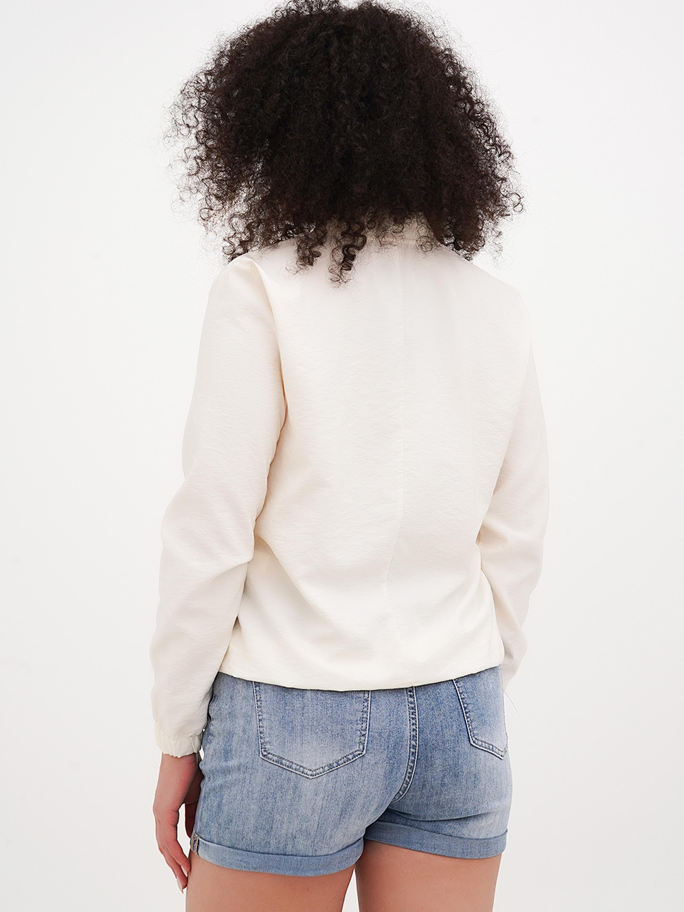 Бомбер Vicolo модель 232-VC-6124_молочный Фото