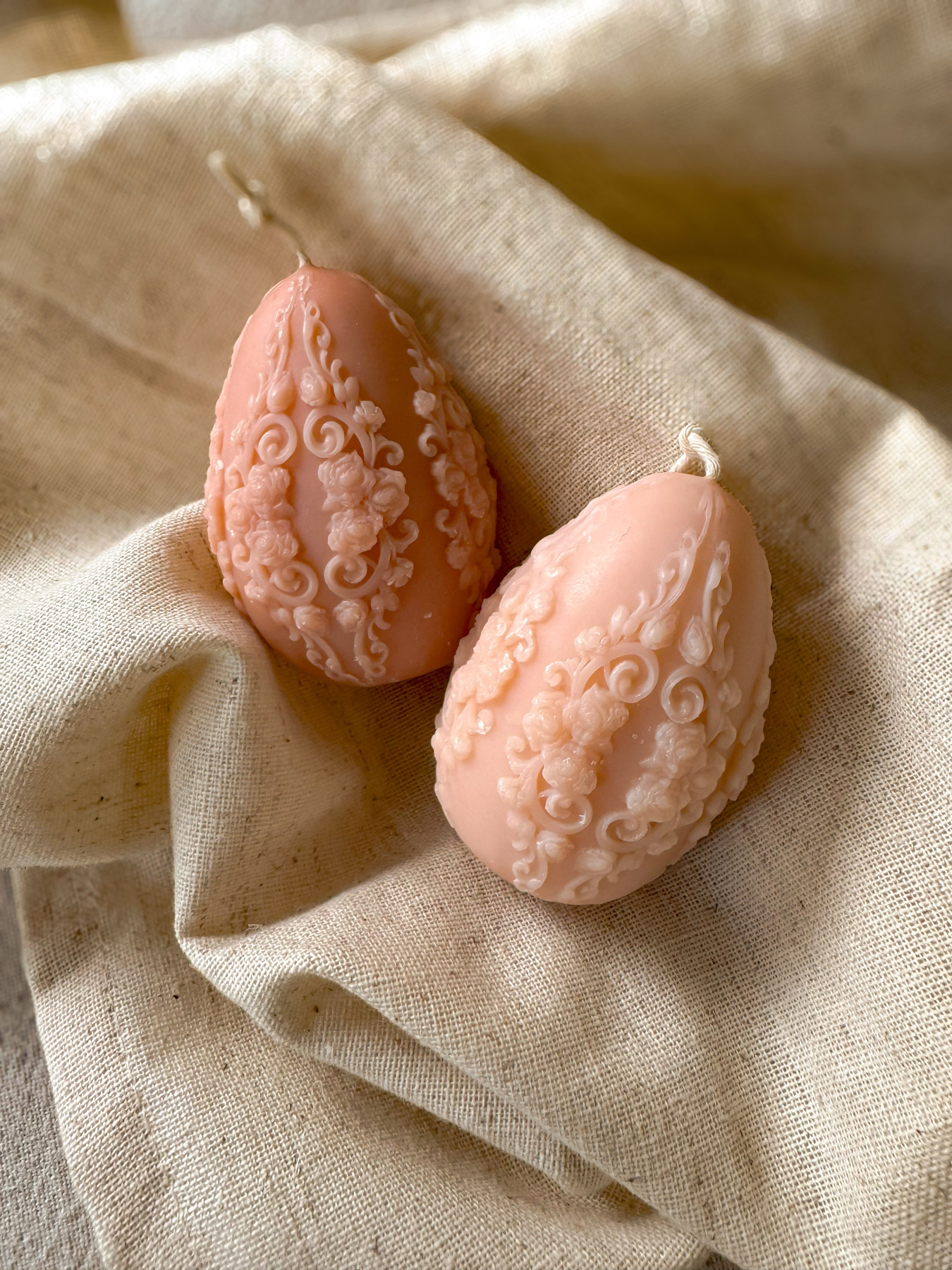 Пасха аромасвечка "Писанка ажурная", аромат "Гранатовый сидр", из натурального оливкового воска Candle Design модель 170.2034 Фото