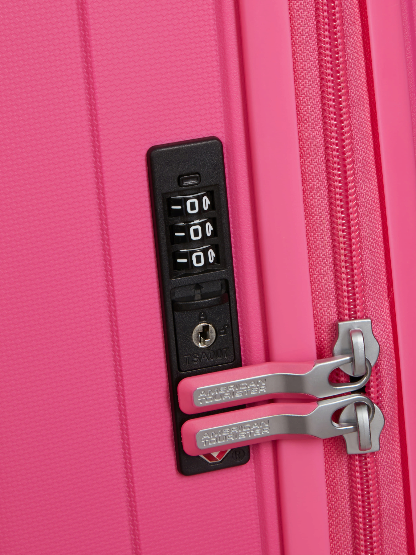 Валіза American Tourister модель MH390003 Валіза American Tourister модель MH390003 Фото