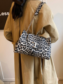 Крос-боді RoyalBag модель P1-1603LG Крос-боді RoyalBag модель P1-1603LG Фото