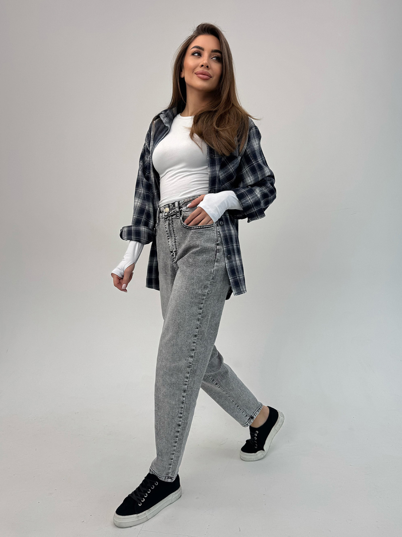 Джинси мом ISSA Plus модель WN20-695_светло_серый Фото