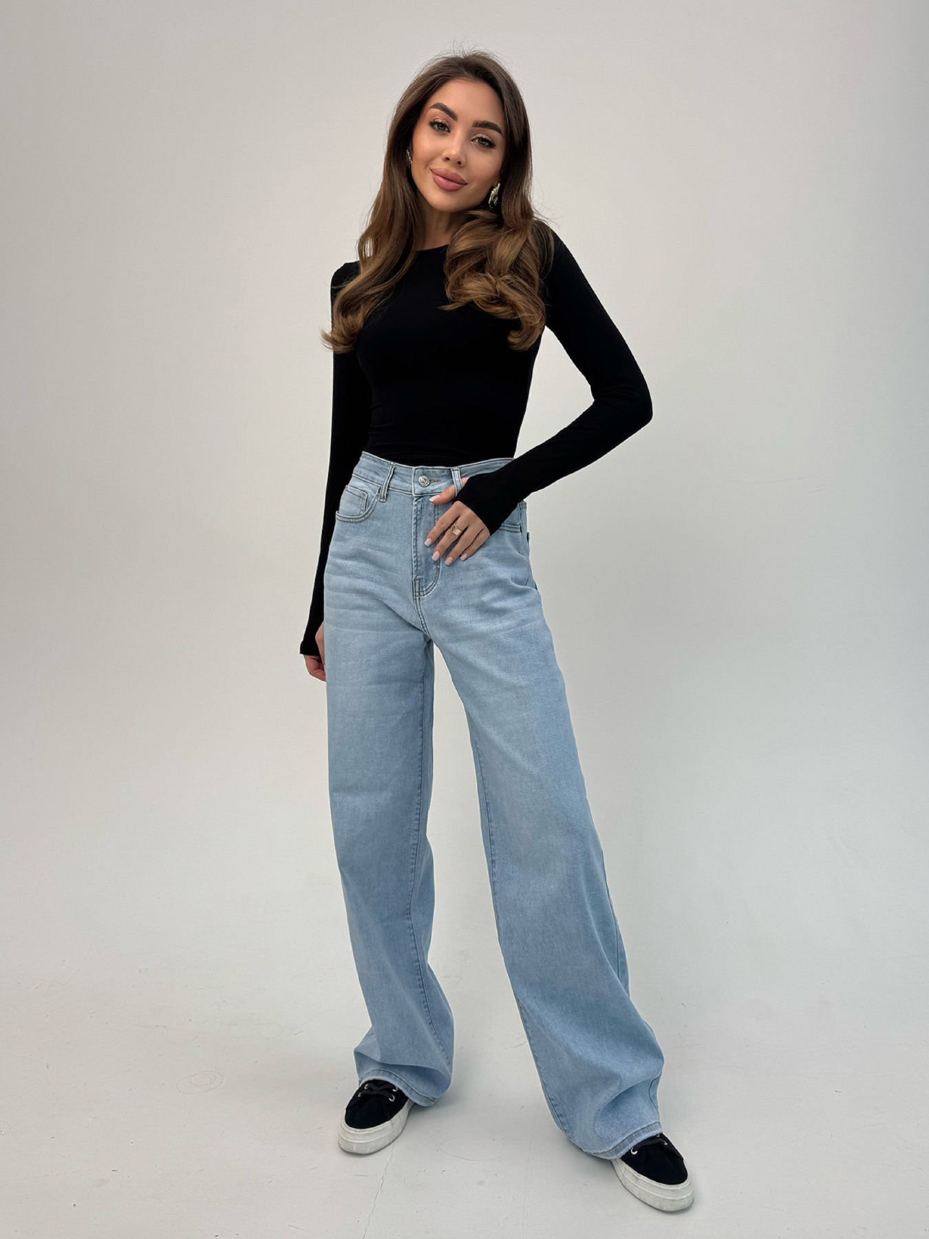 Прямые джинсы ISSA Plus модель WN20-701_голубой Прямые джинсы ISSA Plus модель WN20-701_голубой Фото