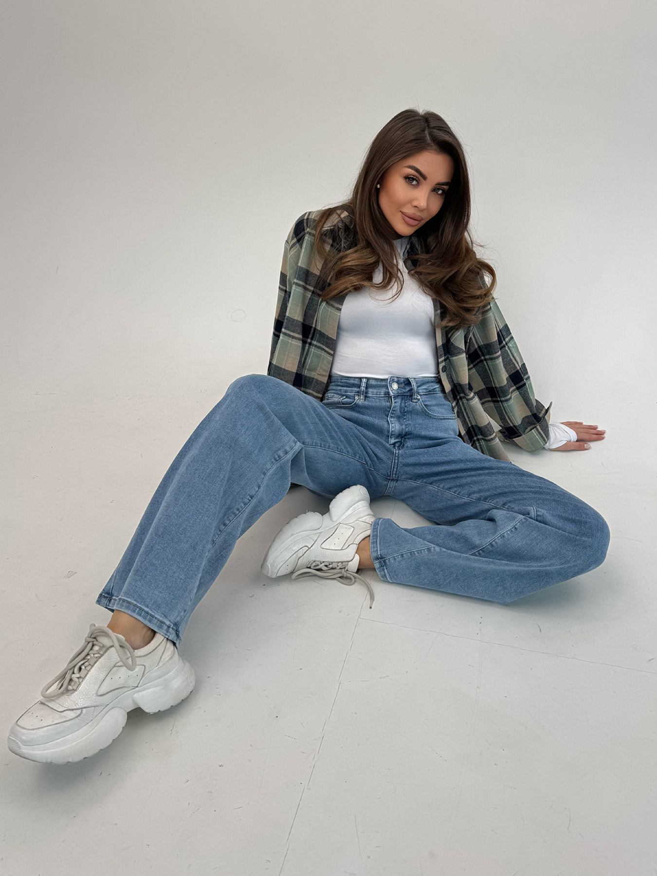 Прямые джинсы ISSA Plus модель WN20-702_голубой Прямые джинсы ISSA Plus модель WN20-702_голубой Фото