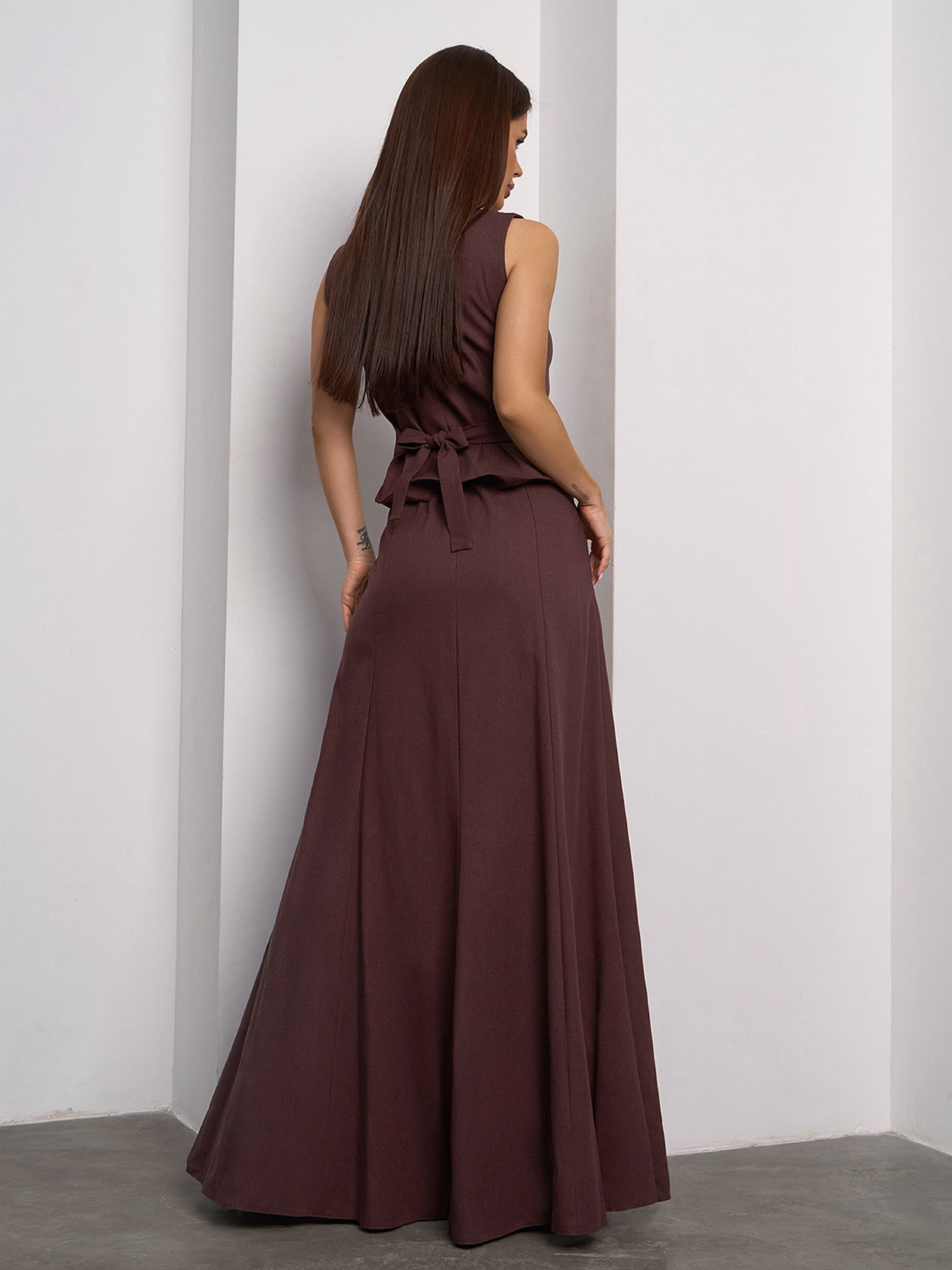 Деловой костюм ISSA Plus модель 14627_темно_коричневый Фото