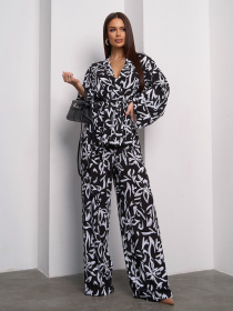 Повседневный костюм ISSA Plus модель SA-600_черный_белый Фото