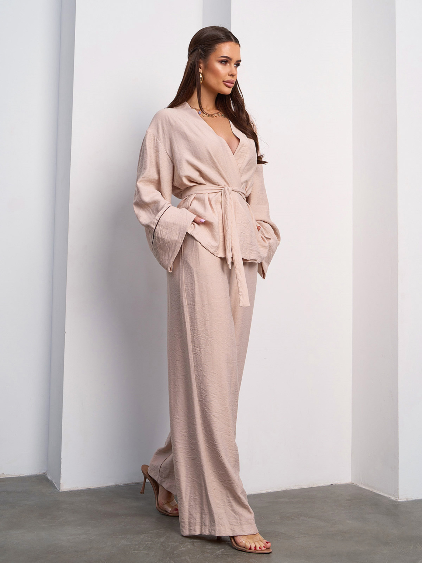 Повседневный костюм ISSA Plus модель SA-613_бежевый Повседневный костюм ISSA Plus модель SA-613_бежевый Фото