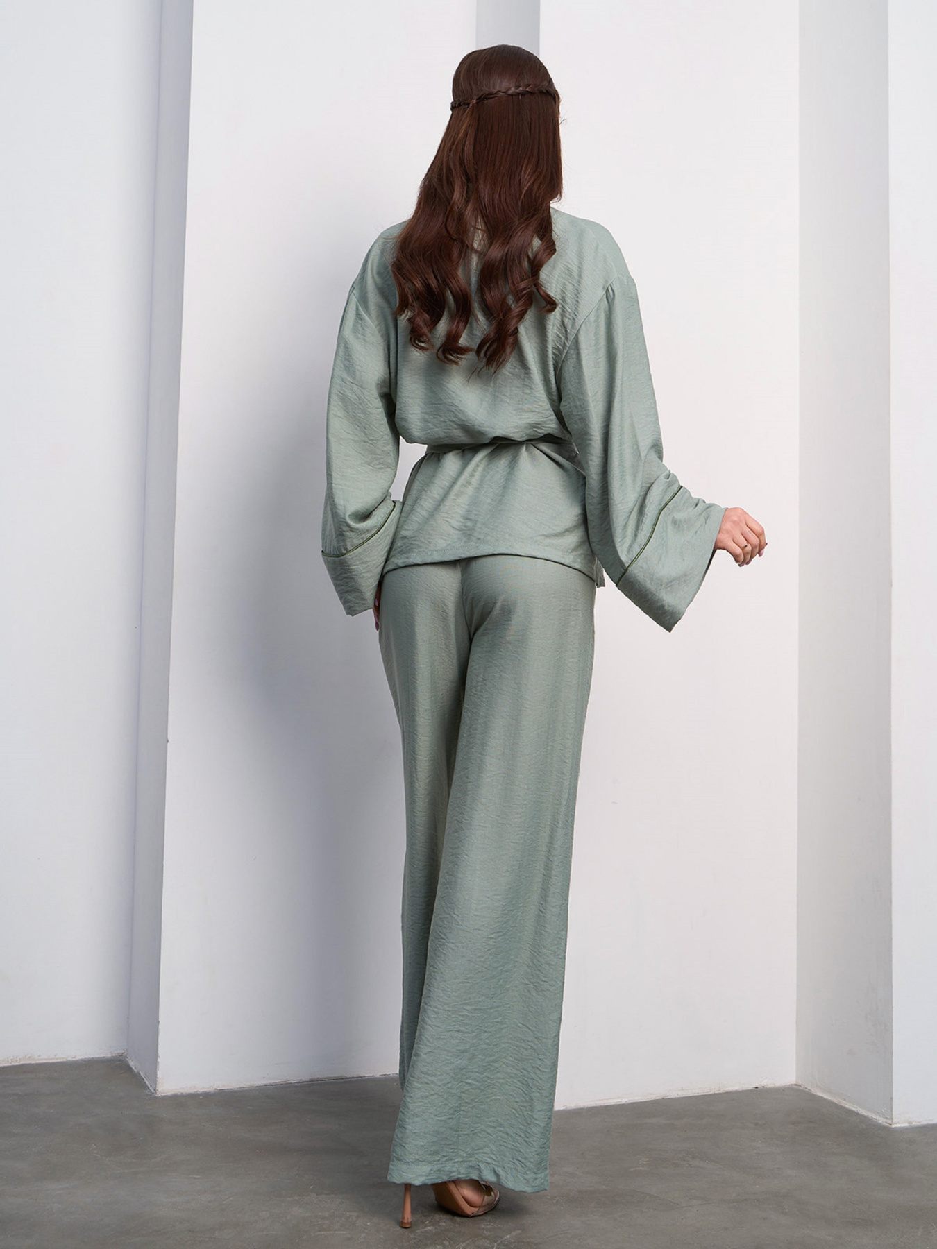 Костюм ISSA Plus модель SA-613_оливковый Фото