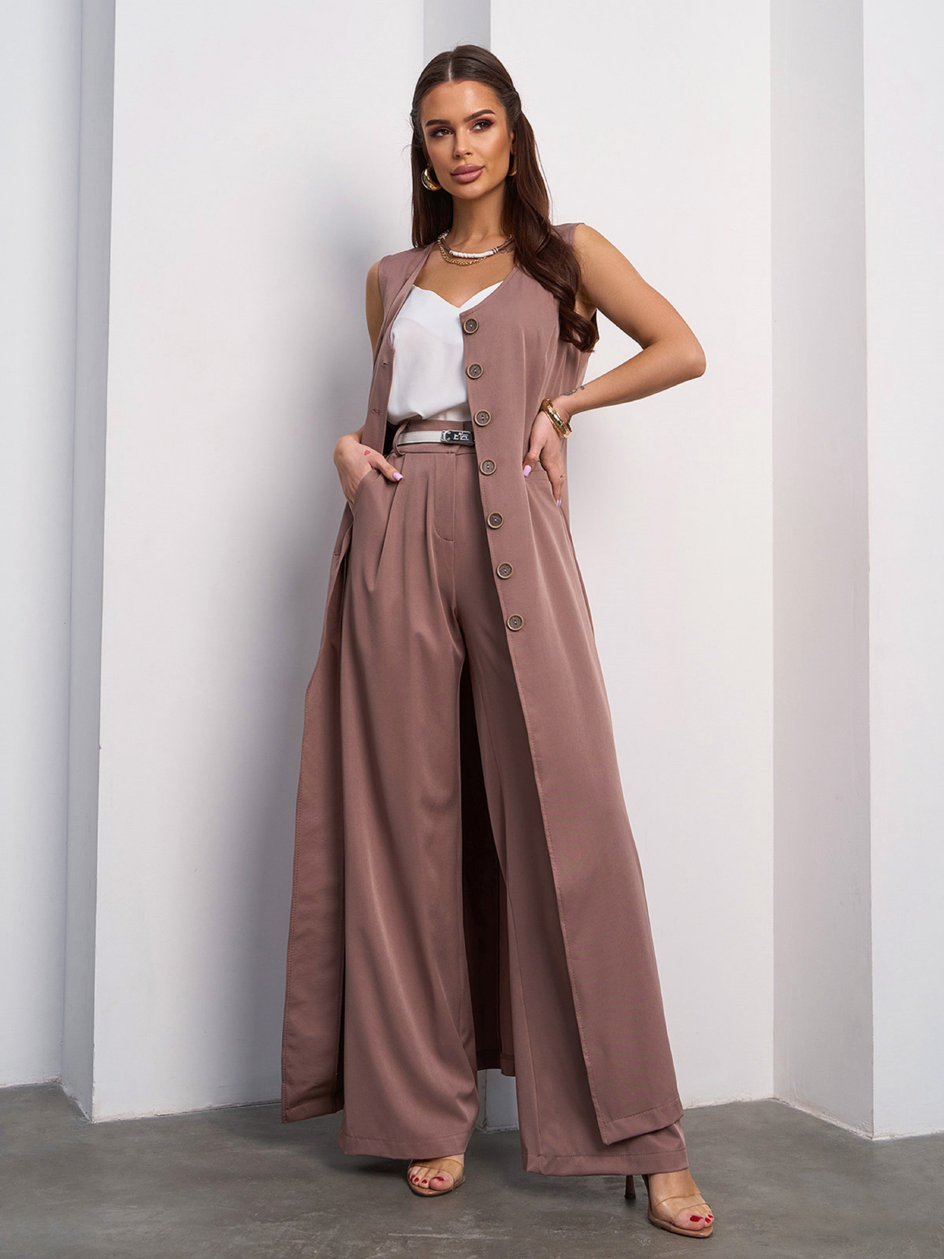 Повседневный костюм ISSA Plus модель 15119_коричневый Фото