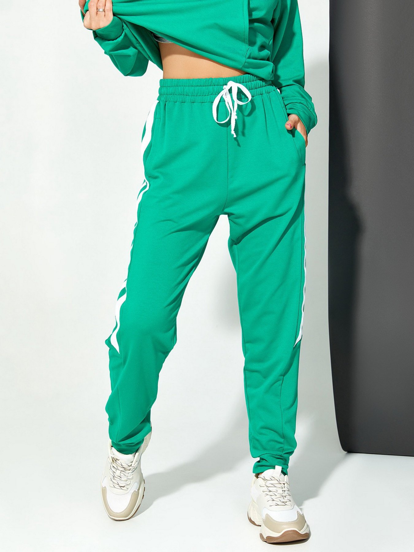 Штаны спортивные ISSA Plus модель 12911_green Штаны спортивные ISSA Plus модель 12911_green Фото