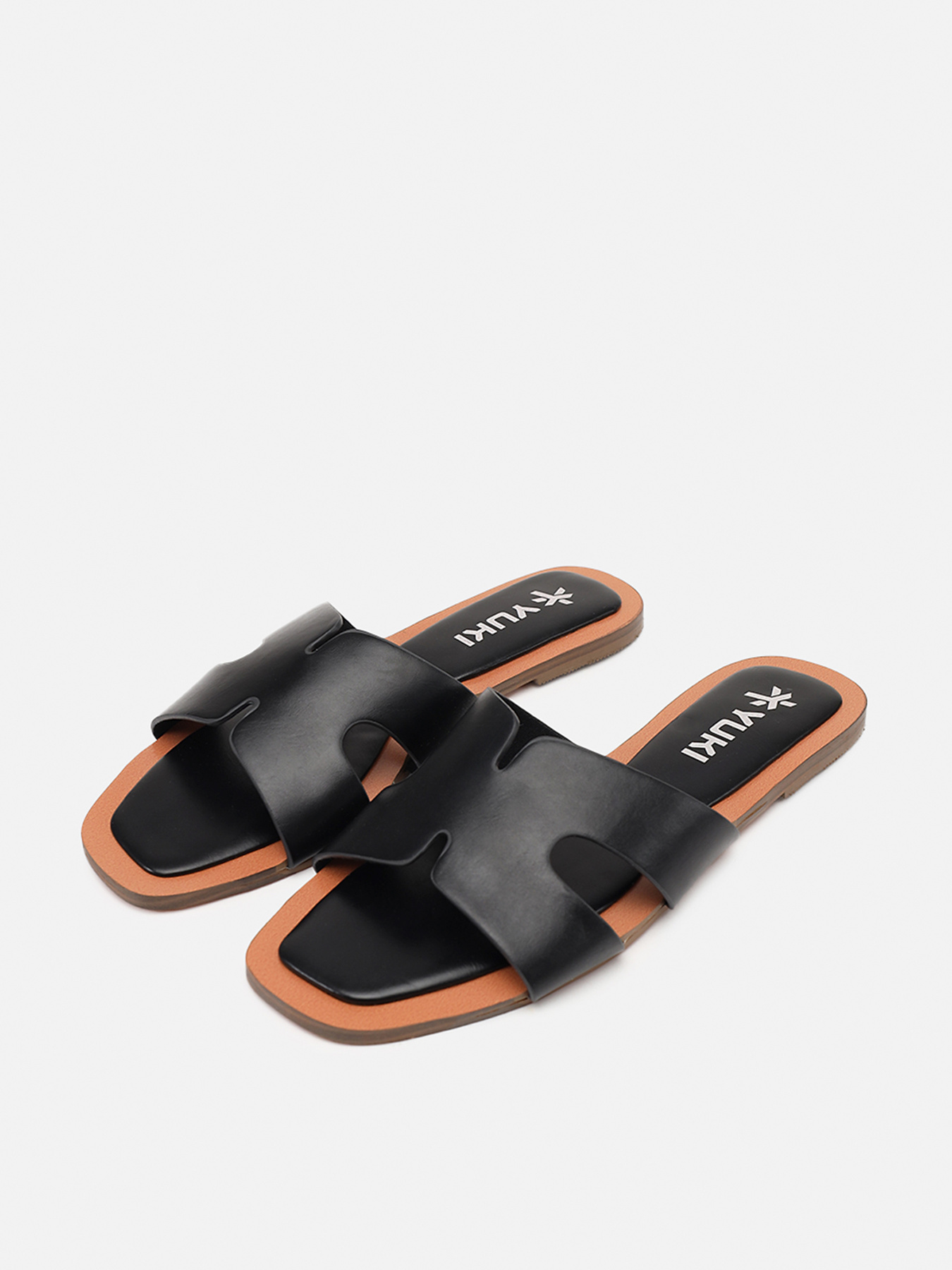 Шльопанці YUKI модель ЦБ-00264131 Фото