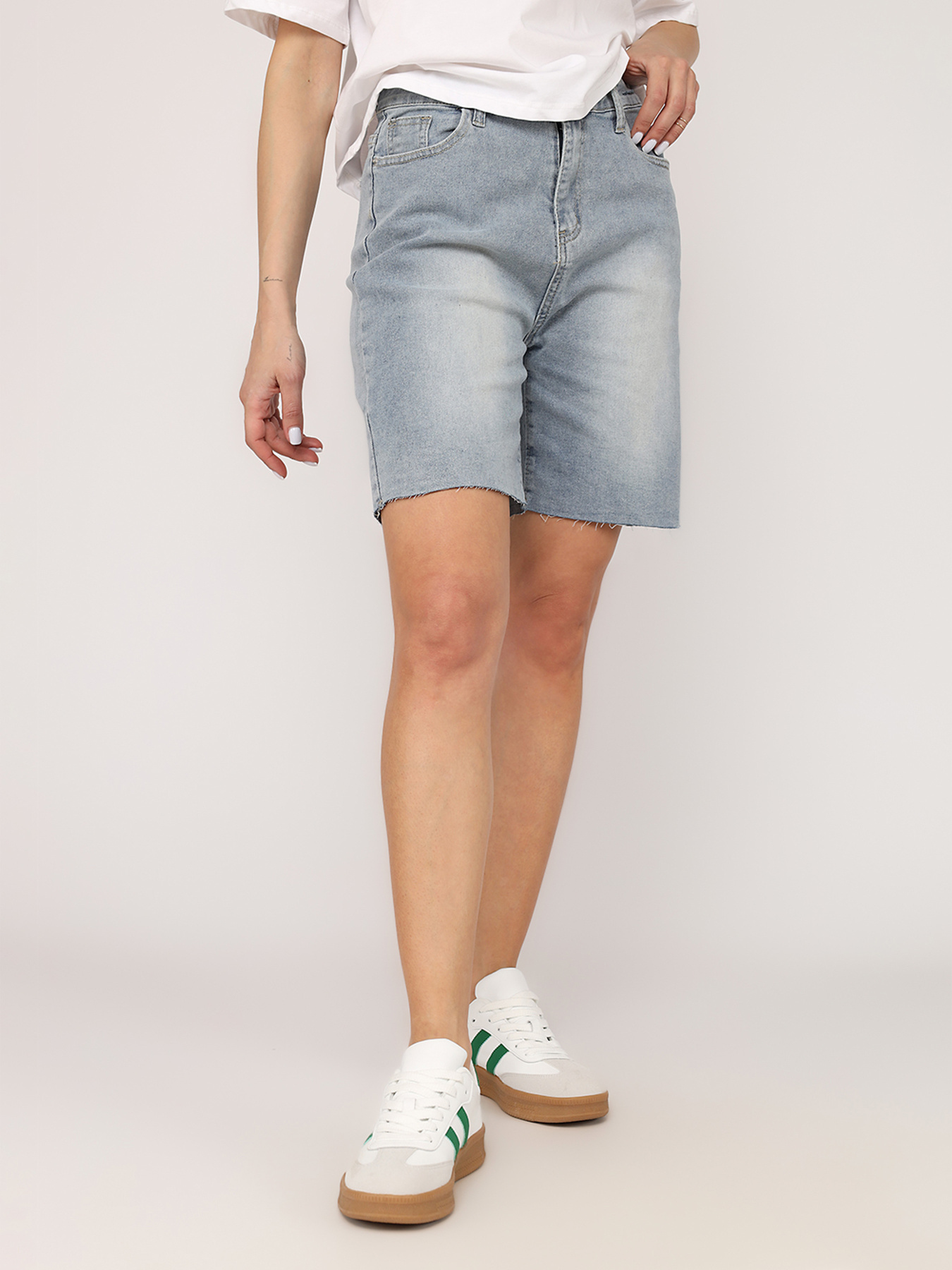 Джинсовые шорты YUKI модель ЦБ-00268457 Фото