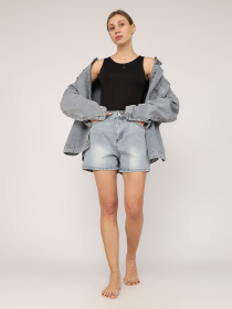 Джинсовые шорты YUKI модель ЦБ-00268462 Фото