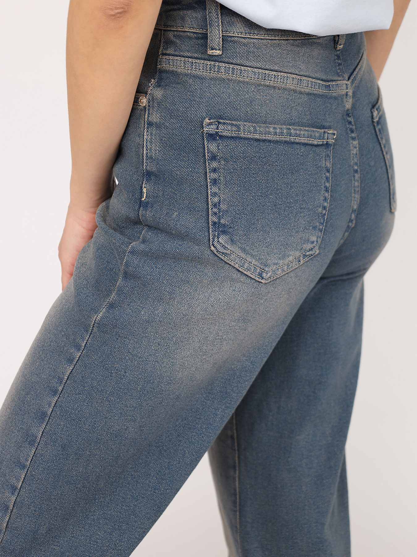 Джинсы YUKI модель ЦБ-00270121 Фото