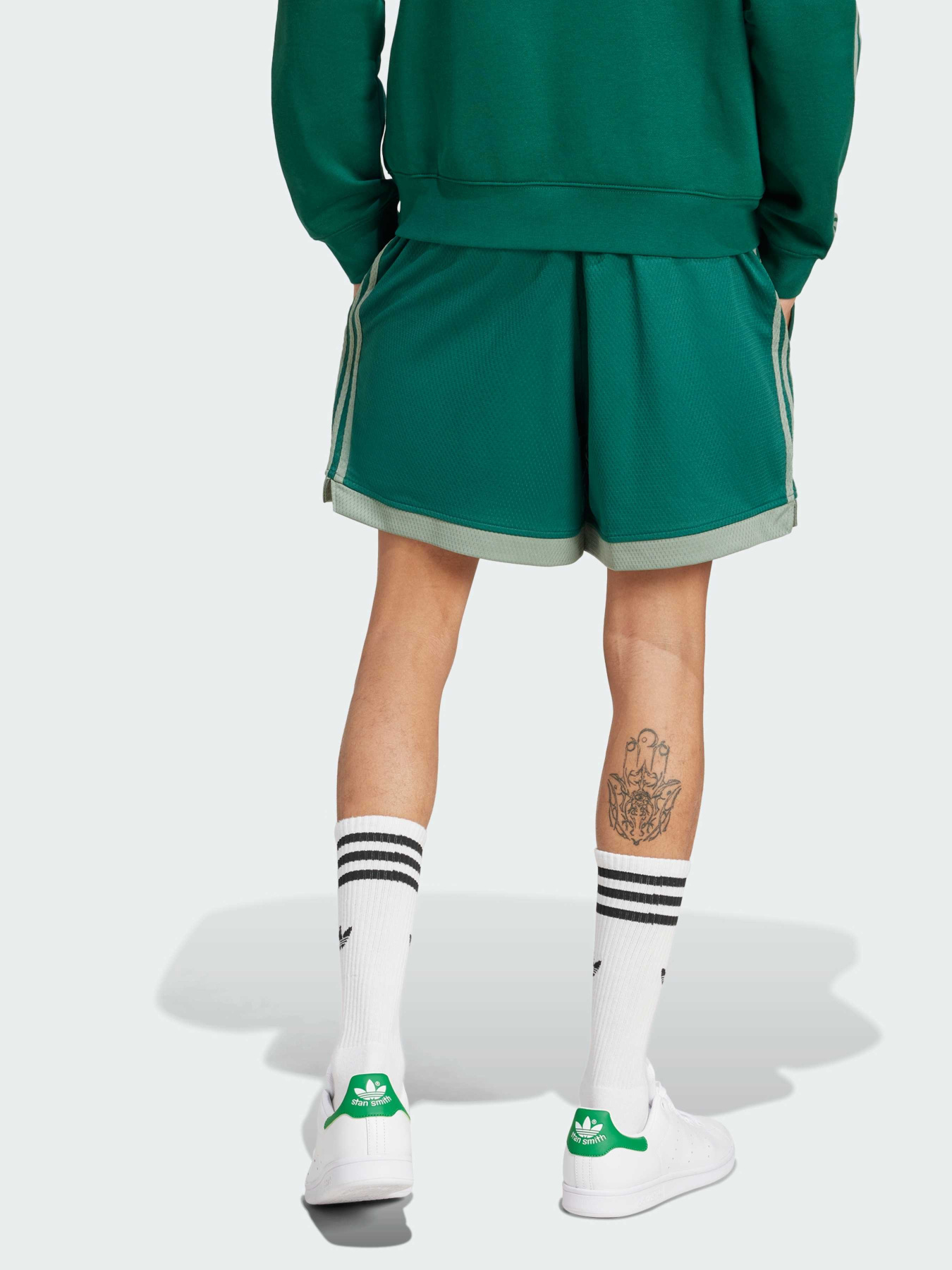 Шорти Adidas Adicolor модель JP1101 Фото