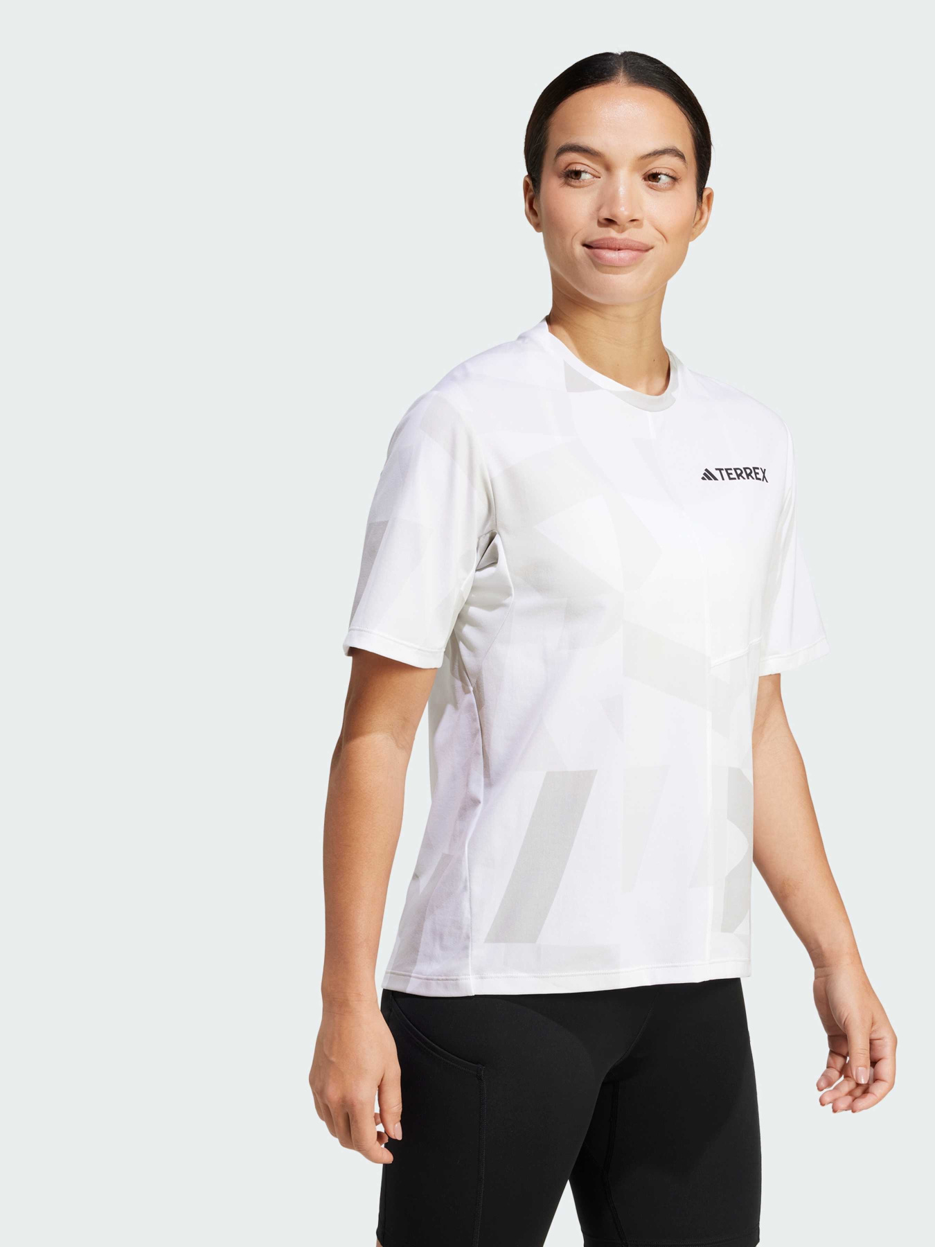 Футболка спортивная Adidas модель JE0365 Фото