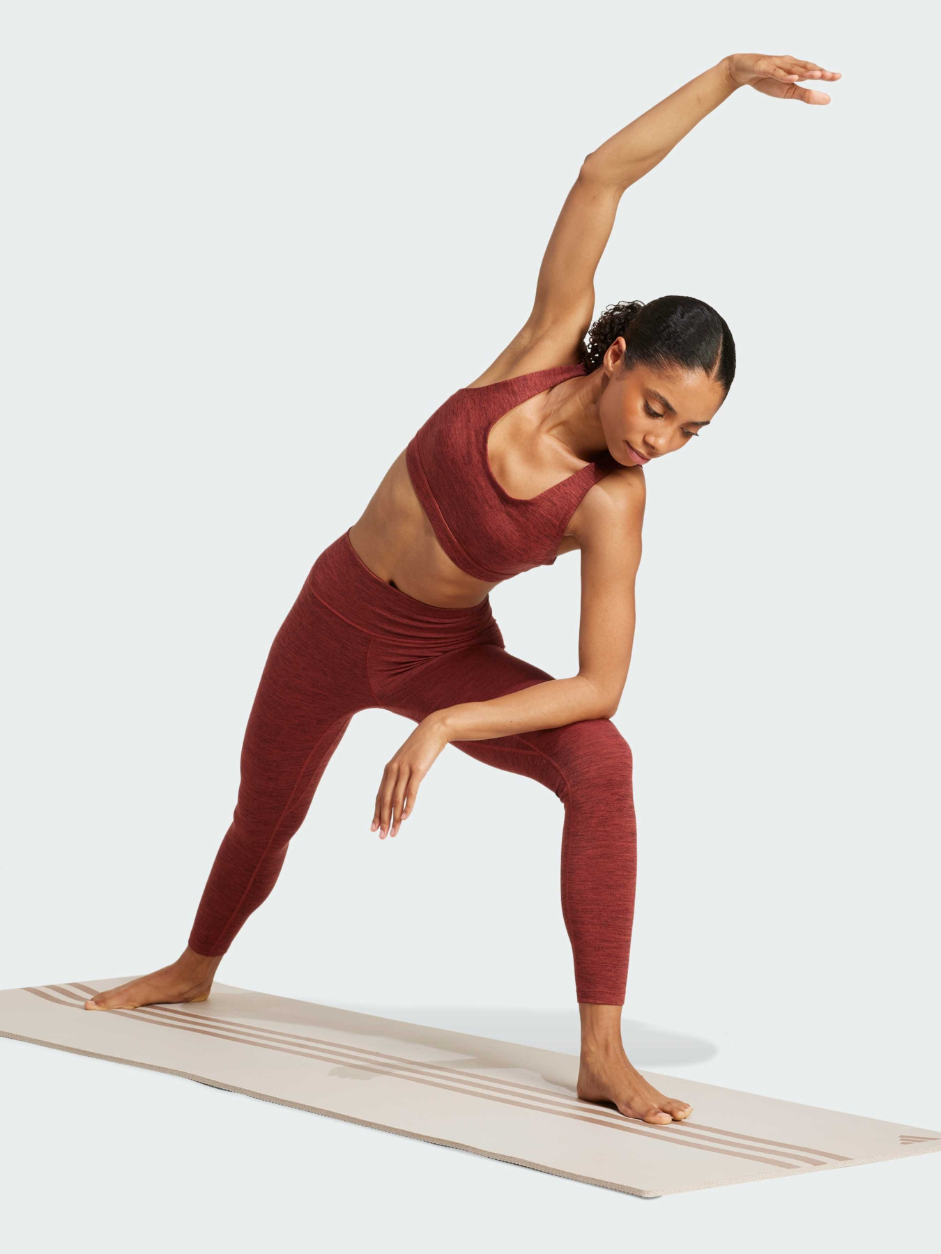 Спортивні леггінси Adidas модель JI8355 Спортивні леггінси Adidas модель JI8355 Фото