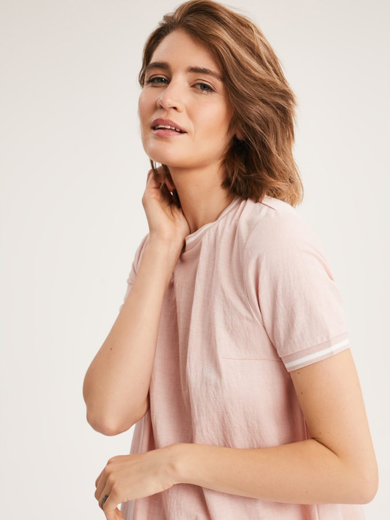 Сукня-футболка DIVERSE модель 10034910 Фото