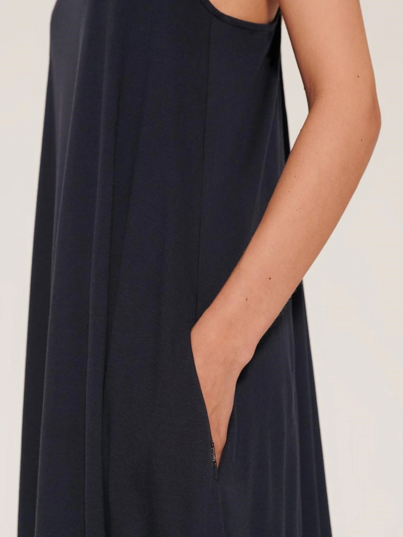 Сукня міді DIVERSE модель 10039571 Сукня міді DIVERSE модель 10039571 Фото