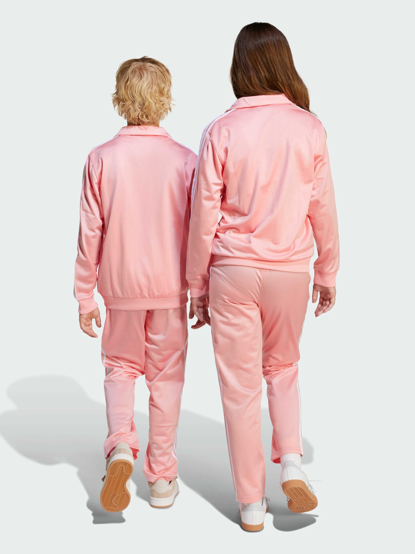 Повседневные штаны Adidas Adicolor модель JD1634 Повседневные штаны Adidas Adicolor модель JD1634 Фото