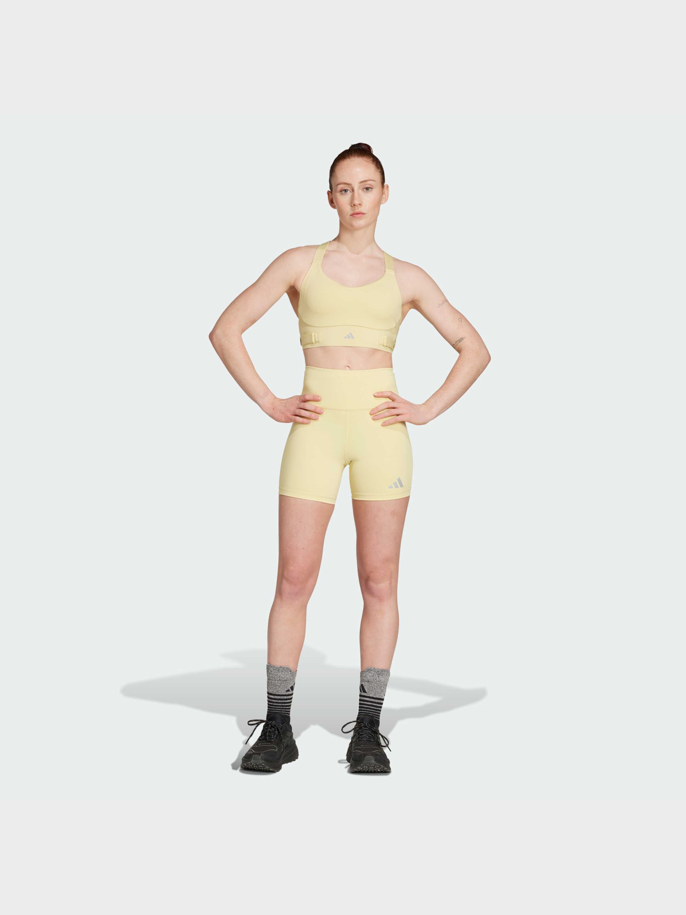 Топ спортивный Adidas модель JI7980 Фото